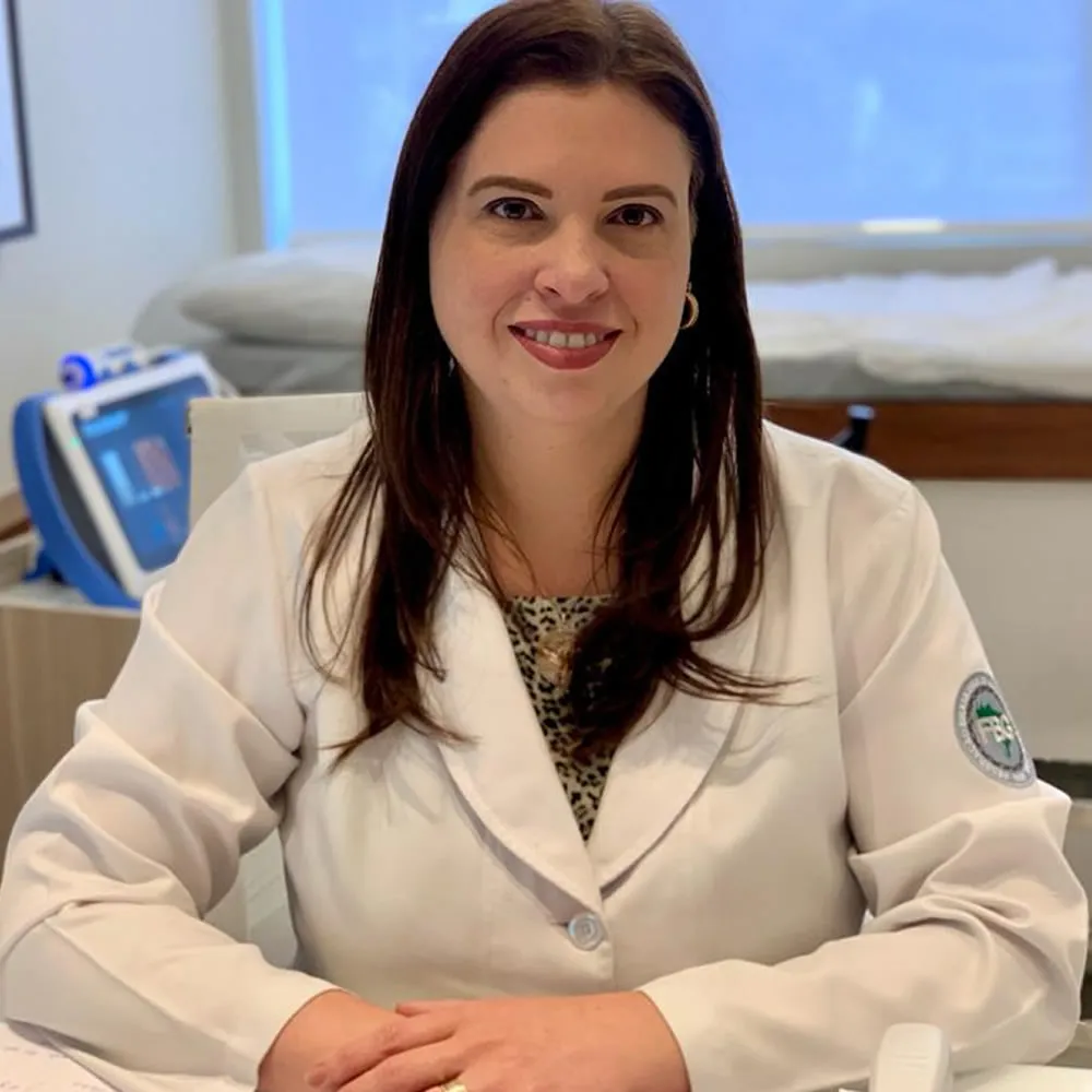 Dra. Daniela Mariano Carvalho Louro - Gastroenterologista e Hepatologista